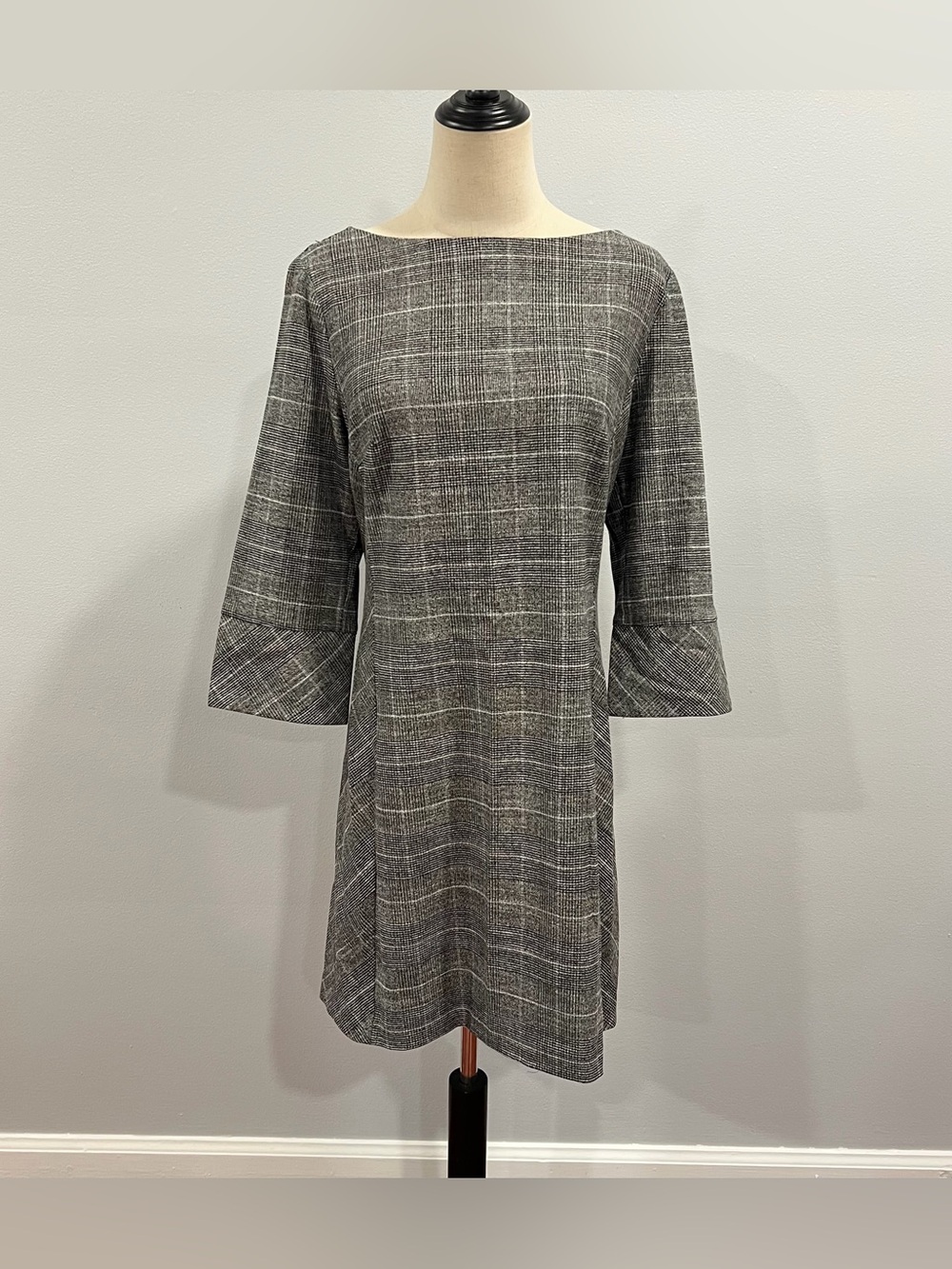 H & M Gray Multi Plaid Shift Short Dress Size Medium - Reemoly